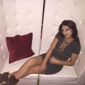Meet your Posher, Alexis